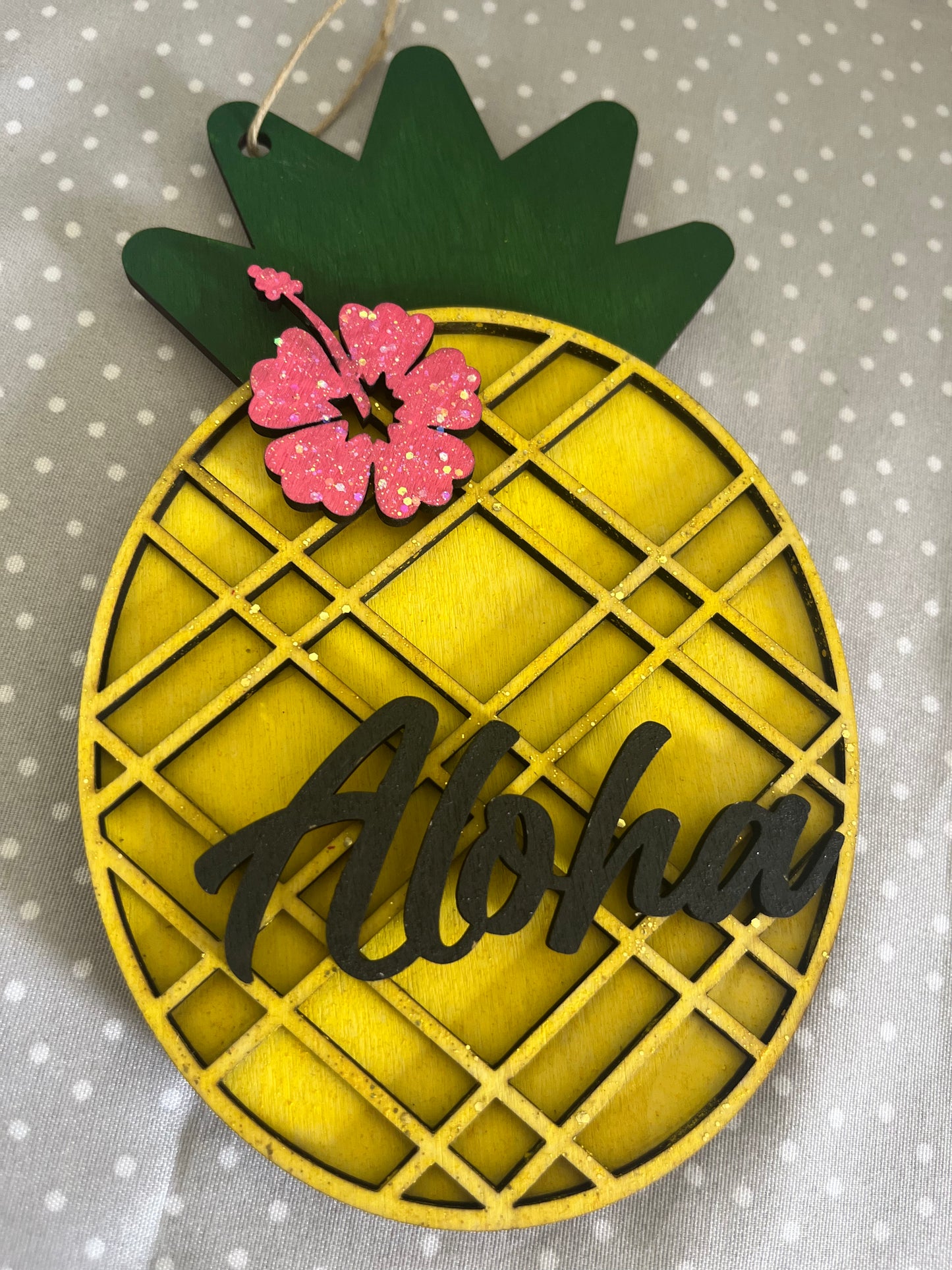 Pineapple Wood Gift Holder