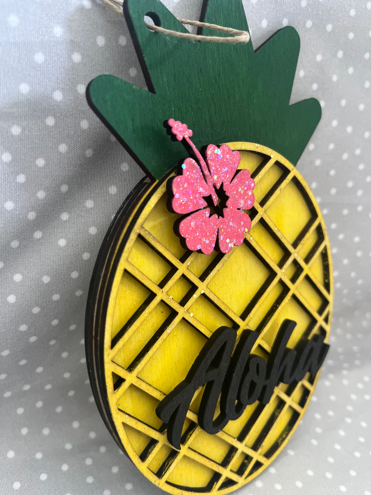 Pineapple Wood Gift Holder