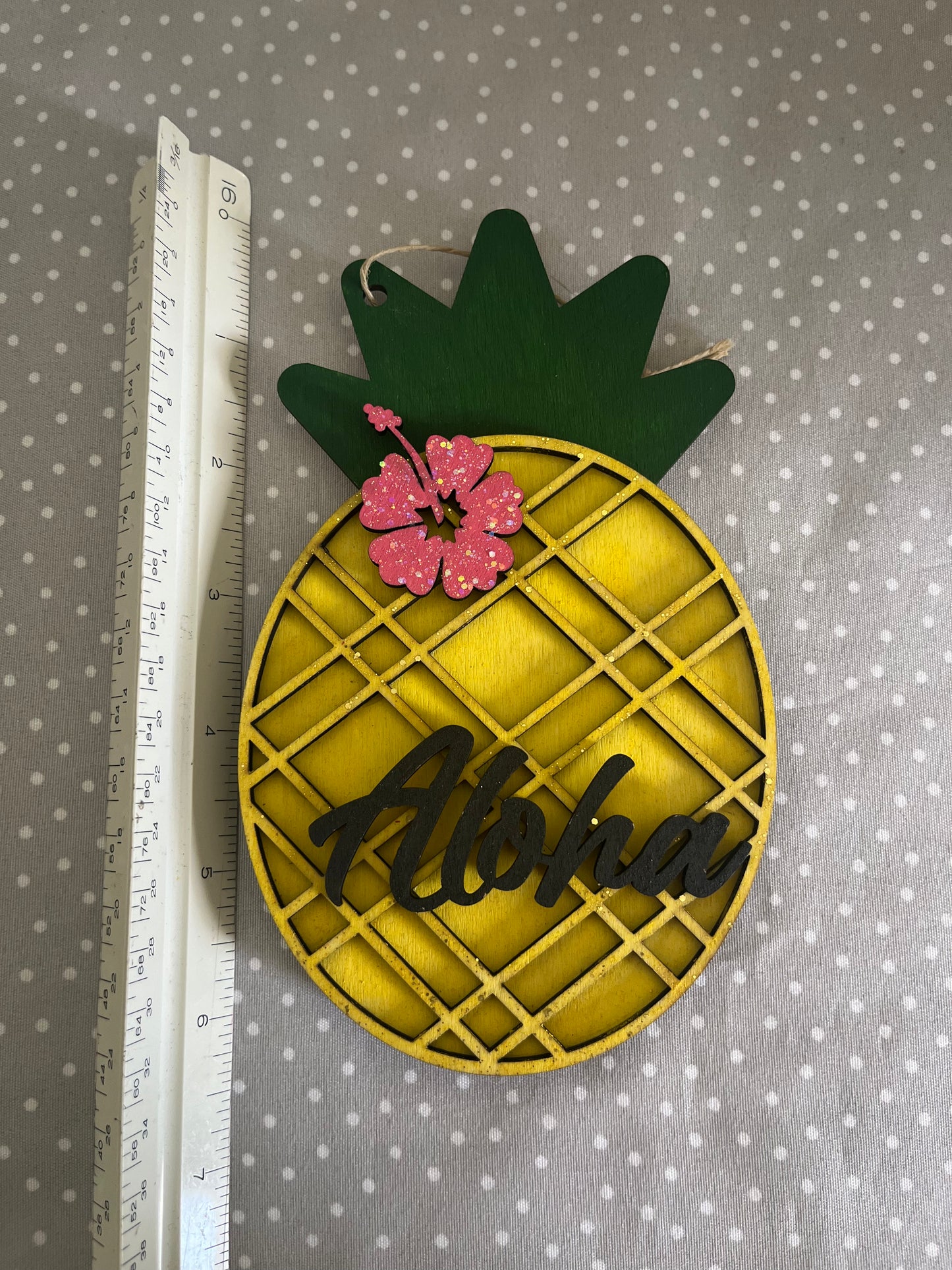 Pineapple Wood Gift Holder