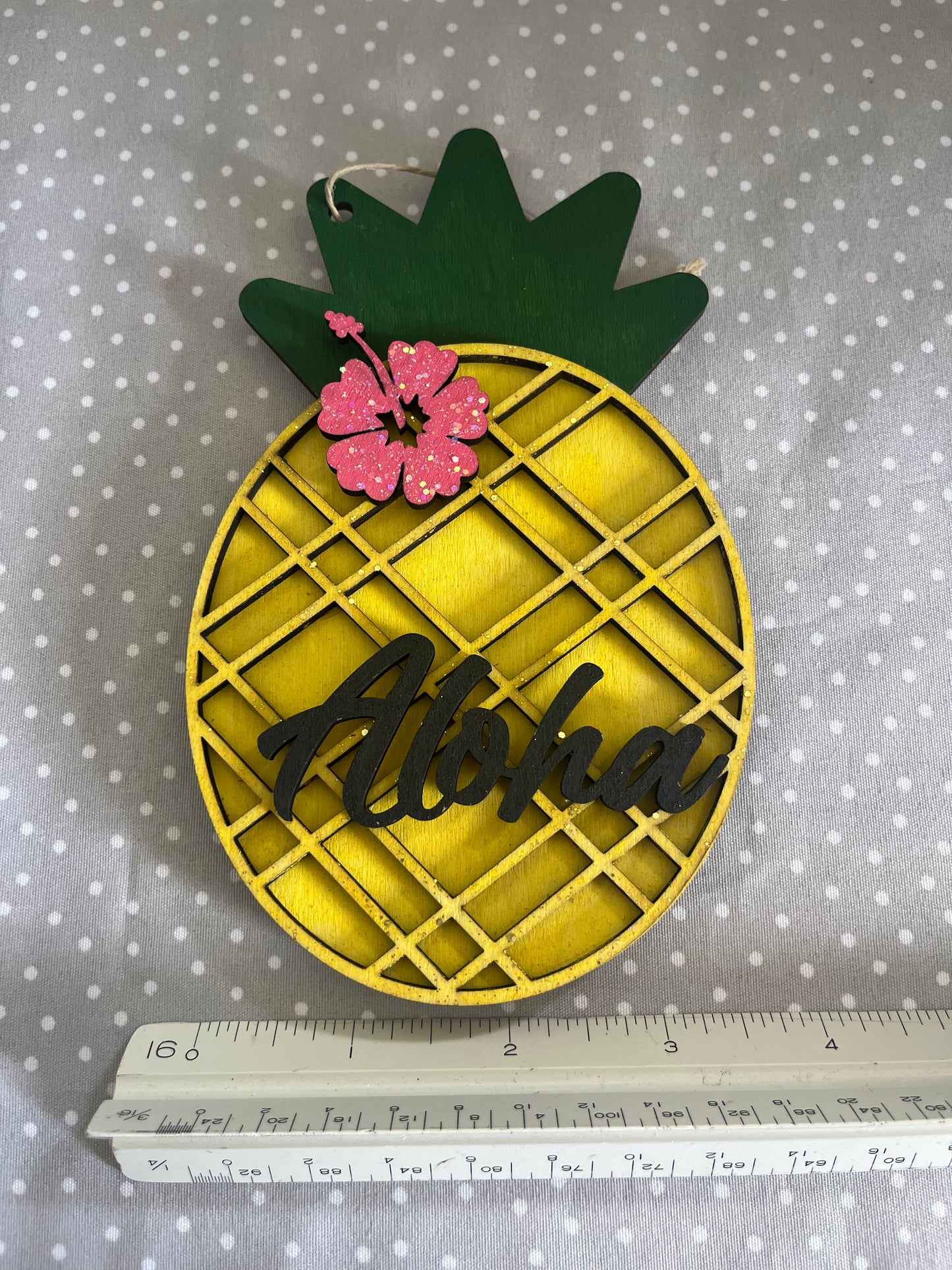 Pineapple Wood Gift Holder